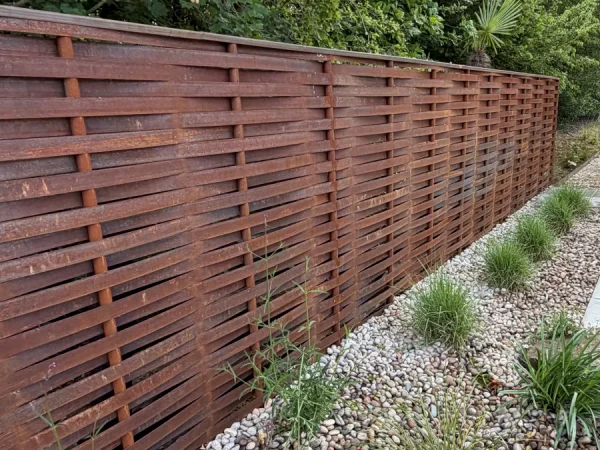 willow tree landscapes Bungay Suffolk - Fencing1